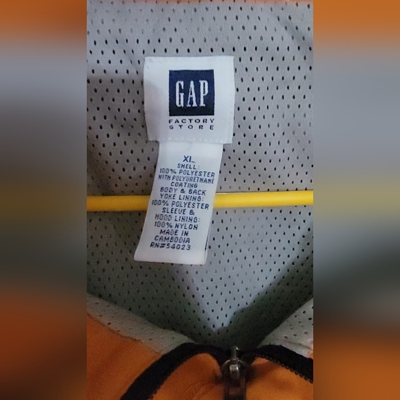 Gap Mens Jacket size XL. Small call out at seen in pictures barely noticeable. - Picture 2 of 9